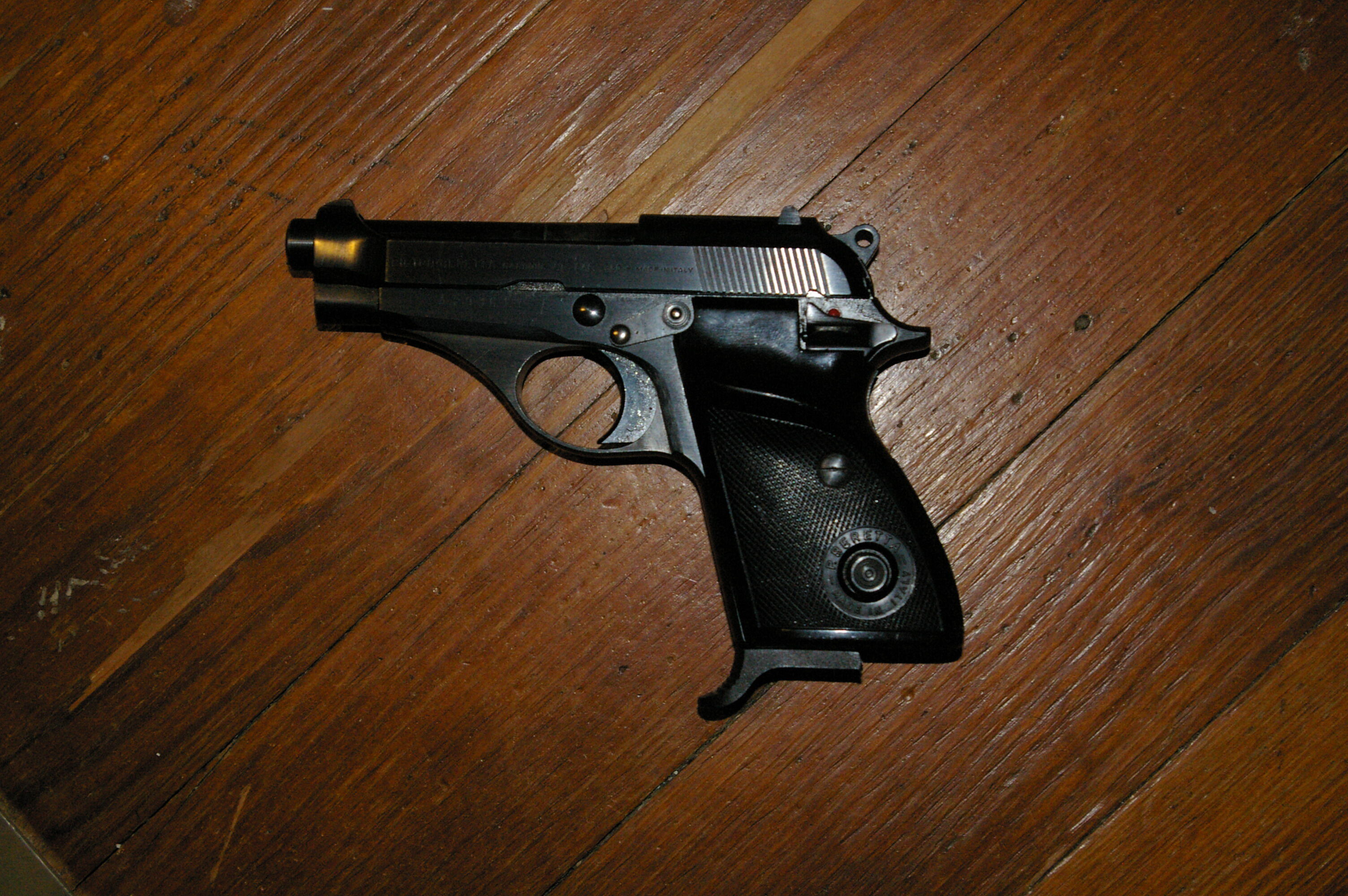 Beretta 70 | James Bond Wiki | Fandom
