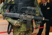 A mockup of the 2008-spec Senshin Keiryōka Shōjū version of the Howa Type 89.
