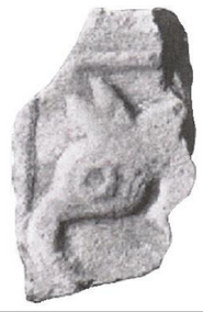 Fragment de brique décoré d’une tête d’éléphant