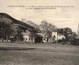 La demeure familiale. Seule la tour est d'époque.