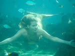 Emma-underwater-h2o-just-add-water-9322144-320-240