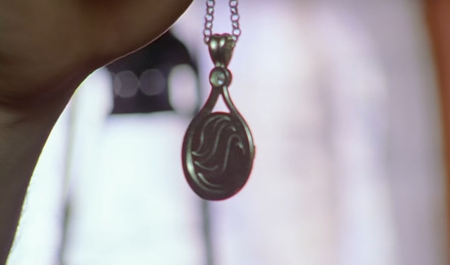 I made an H20 Just Add Water Season 3 Bella's Moonstone Necklace :  r/ResinCasting