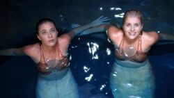 Mako Mermaids - Episode 2x06 publicity still of Gemma Forsyth & Isabel  Durant