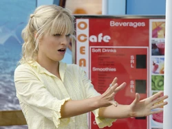 Sirena singing the Mako Pod Enchantment Song