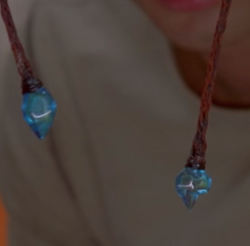 H2o shop crystal necklace
