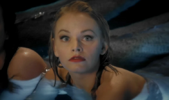Julia in Moon Pool