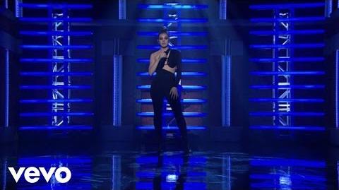 Hailee Steinfeld, Grey - Starving (Live From Late Night With Seth Meyers) ft. Zedd