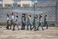 Construction workers in Thomazeau