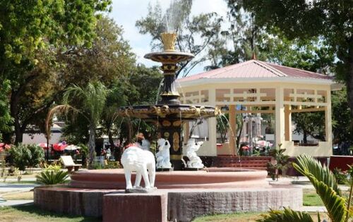 Place Philippe Guerrier; Saint-Marc, 