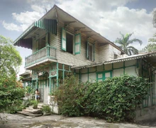 Gingerbread house on Rue Bellevue