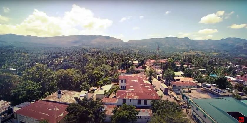 Along the RN1 facing south in the center of Plaisance, ND, Haiti
