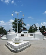 Lc3.jpg (454 KB) Monument Les Cayes