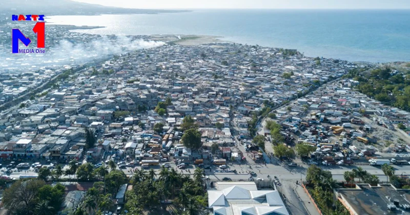 Aerial of the Bicentennaire area, Cité de Dieu taking up the middle and right sections.