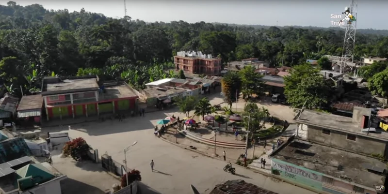 Place Publique Thiotte - Thiotte Square