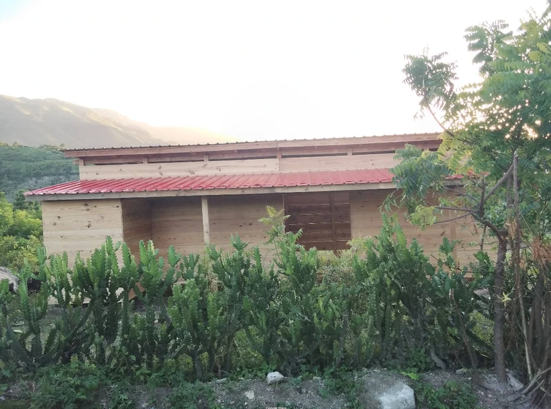 Local headquarters of the Fédération des Femmes de Haut-Saint-Marc (FEFEH), a local organization supporting women’s advocacy, community organization, and social initiatives across the Heights of Saint-Marc, including Lalouère.