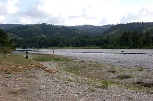 L'Acul River, separating Ville d'Arniquet from Passe
