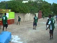 Gre10.jpg (18 KB) Gressier loves soccer