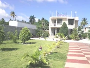 Lc104.jpg (41 KB) Guy Otel