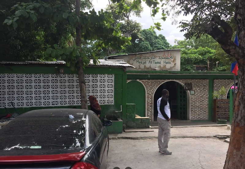 Entrance of the At-Tawheed Mosque in Bois Verna, a modest neighborhood prayer space serving the local Muslim community.