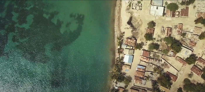 A residential neighborhood in Baie-de-Henne's center
