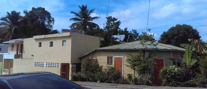 Eureka Hotel, Comendador, DR