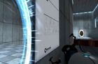 Early blue portal, again with the Half-Life 2 HUD, in Test Chamber 03.