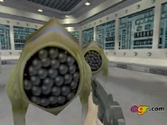 Hl10092.jpg (40 KB) Early Houndeye and early MP5.