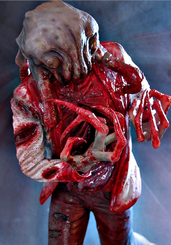 Half-Life 2 Headcrab Zombie Statue.