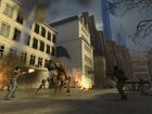 Аликс принимает участие в бою со стражем муравьиных львов на раннем скриншоте Half-Life 2: Episode One.