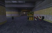 Dy alien0020.jpg (605 КБ) Турели, охраняющие подземный гараж, в бонусной главе «Зен атакует».