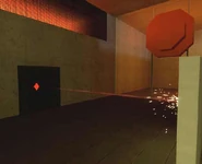 Escena temprana de la batalla contra GLaDOS