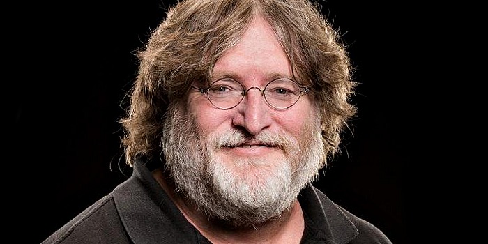 El súper yate Rocinante de 80 millones de libras propiedad del  desarrollador de juegos multimillonario estadounidense Gabe Newell (que  hizo su fortuna con Half Life) llegó a Falm Fotografía de stock - Alamy
