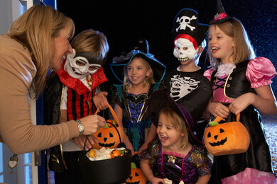 Best-trick-or-treating-streets-boston-halloween