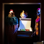 USHHHN-22 0913-H6-KillerKlowns-0010.jpg (59 KB) From Westcoaster.com