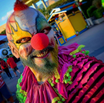Chainsaw Clown 72 (HHN 27)