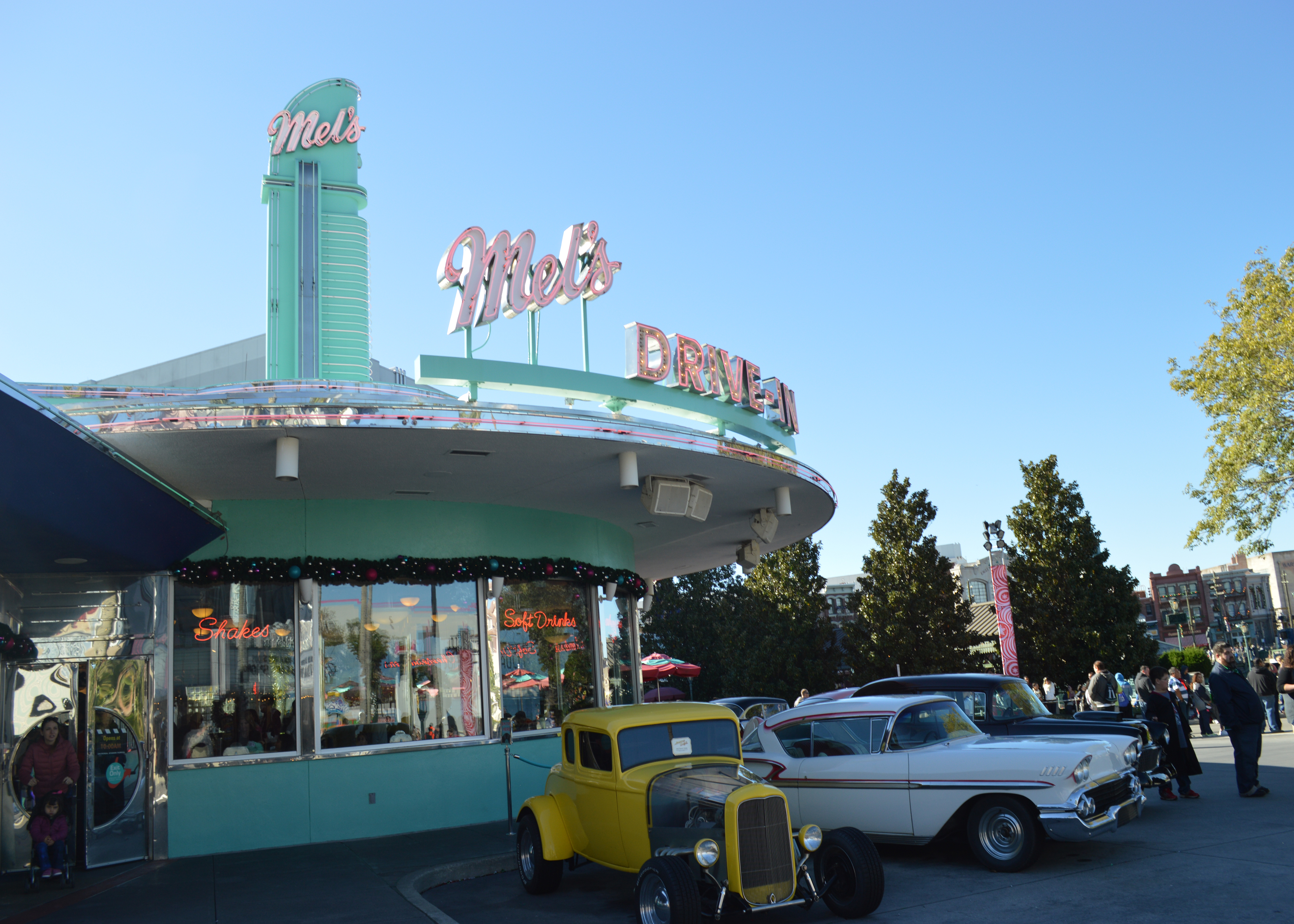 Mel S Drive In Halloween Horror Nights Wiki Fandom