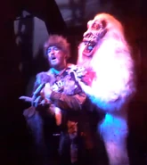 Yeti 11.png (370 KB) Yeti featured in the Yeti Terror of the Yukon haunted house during Halloween Horror Nights 29 Image from ThemeParkHD on Youtube.