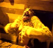Yeti 10.png (468 KB) Yeti featured in the Yeti Terror of the Yukon haunted house during Halloween Horror Nights 29 Image from ThemeParkHD on Youtube.