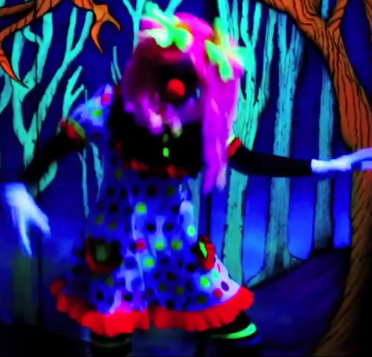 Halle the Hair Hanging Clown Girl | Halloween Horror Nights
