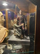 Halloween Horror Nights 19 Dracula and Bride Mold figurines Image from HorrorUnearthed