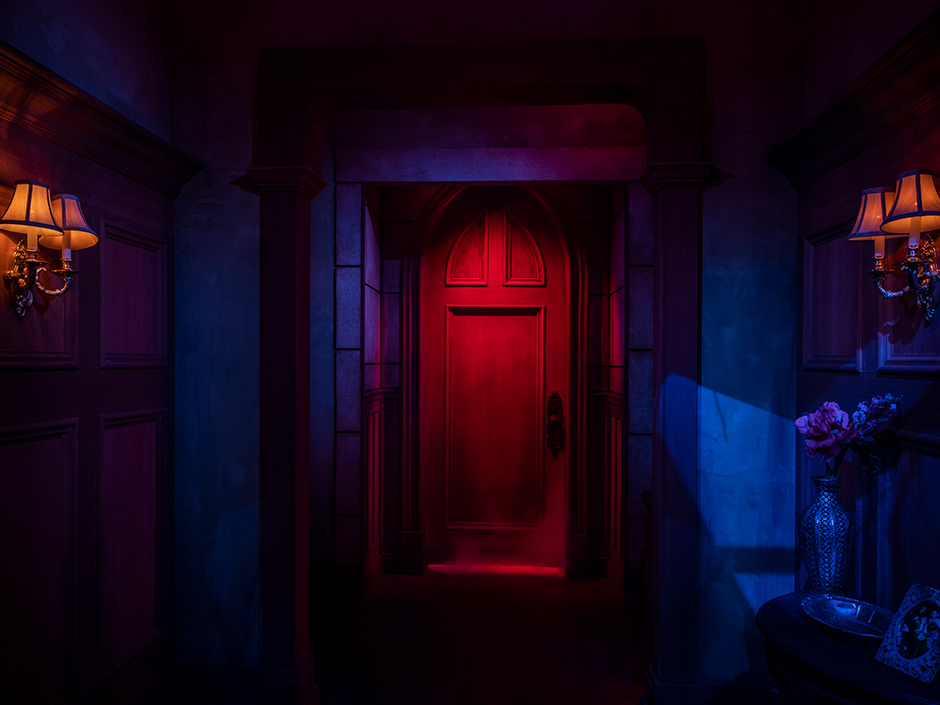 ugentlig Empirisk Bakterie The Red Room | Halloween Horror Nights Wiki | Fandom