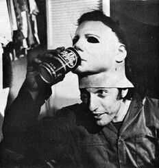 Nick Castle BTS mask