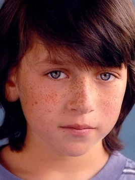 Skyler Gisondono