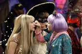 Hannah Montana: "Torn Between Two Hannahs"
