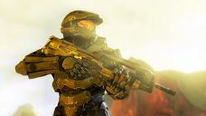 John holding his Battle Rifle in Halo 4.