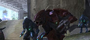 Sangheili Mayor junto a unos Sangheili Menores