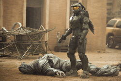 Halo The Series: Master Chief Scans For Abnormalities In New Clip