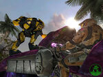 A Sangheili tries to board a Ghost piloted by a Spartan, in Halo 2.