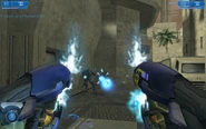 RiflePlasma(DoubleGameplay-H2).jpg (336 kB) Gameplay (doble) en Halo 2