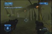 Master Chief che impugna una M6C ed una SMG in Halo 2